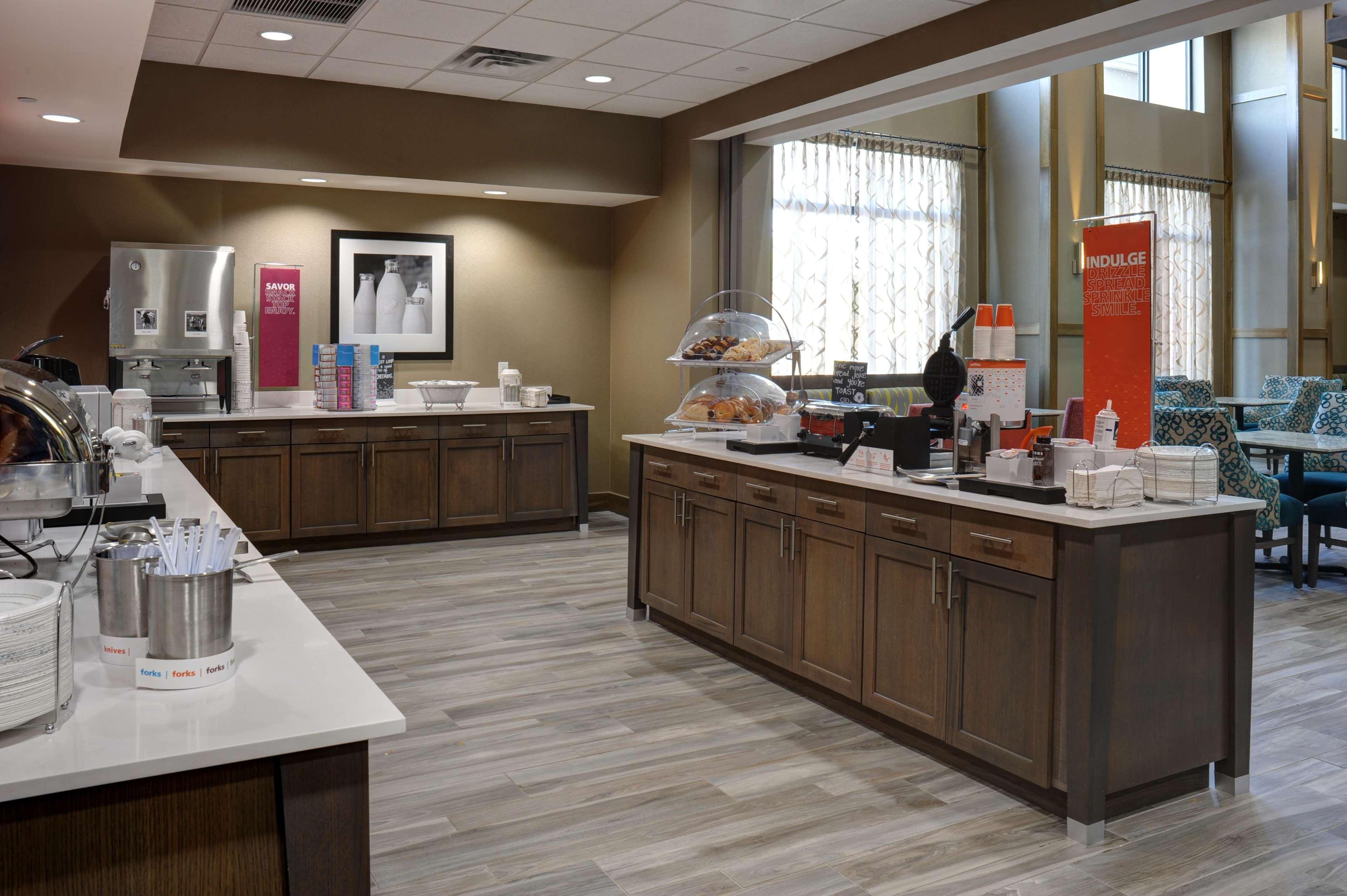 Hampton Inn & Suites Адмор Екстериор снимка