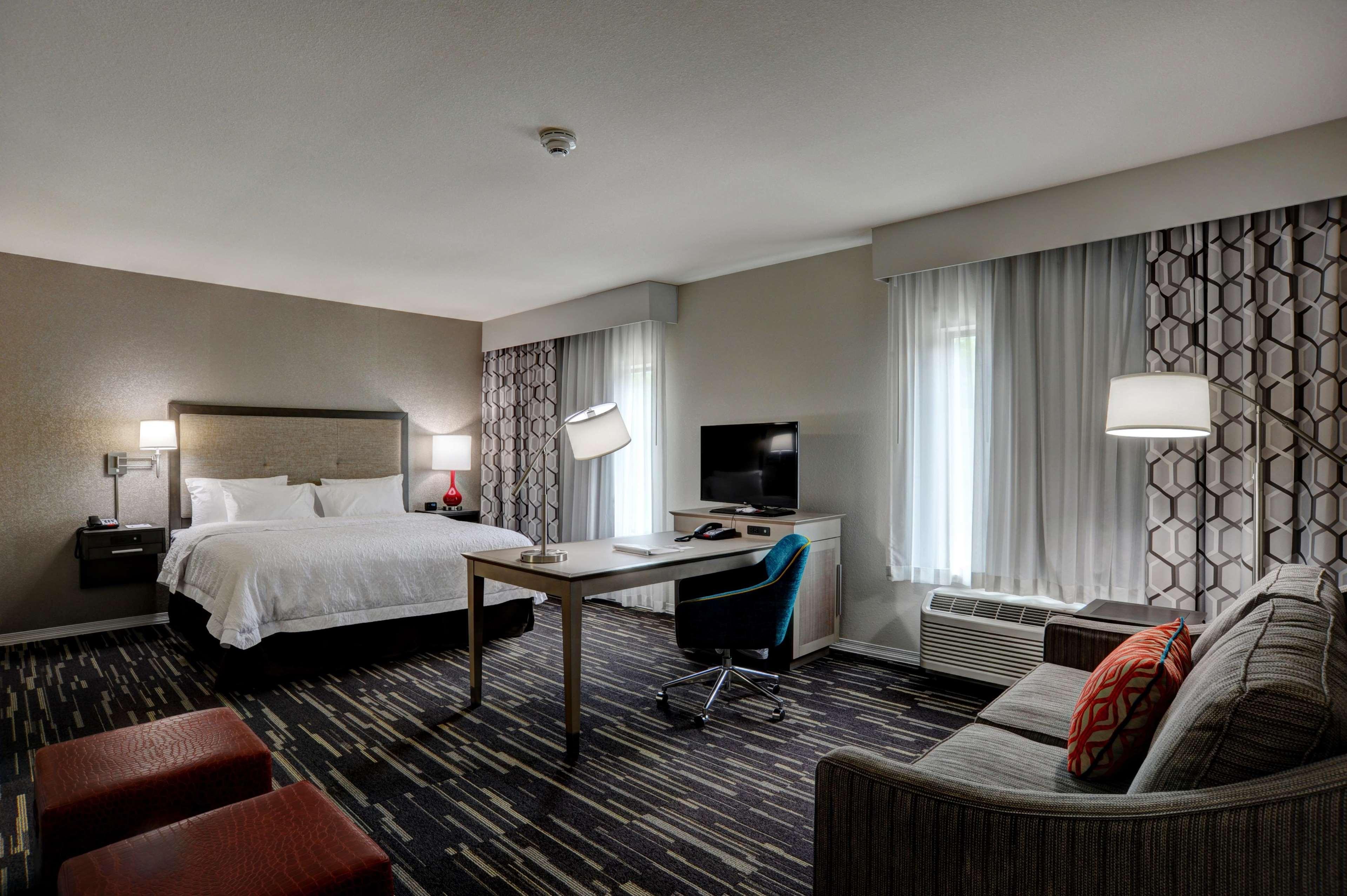 Hampton Inn & Suites Адмор Екстериор снимка
