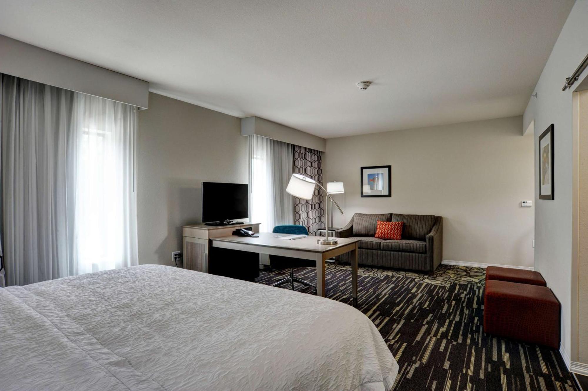 Hampton Inn & Suites Адмор Екстериор снимка