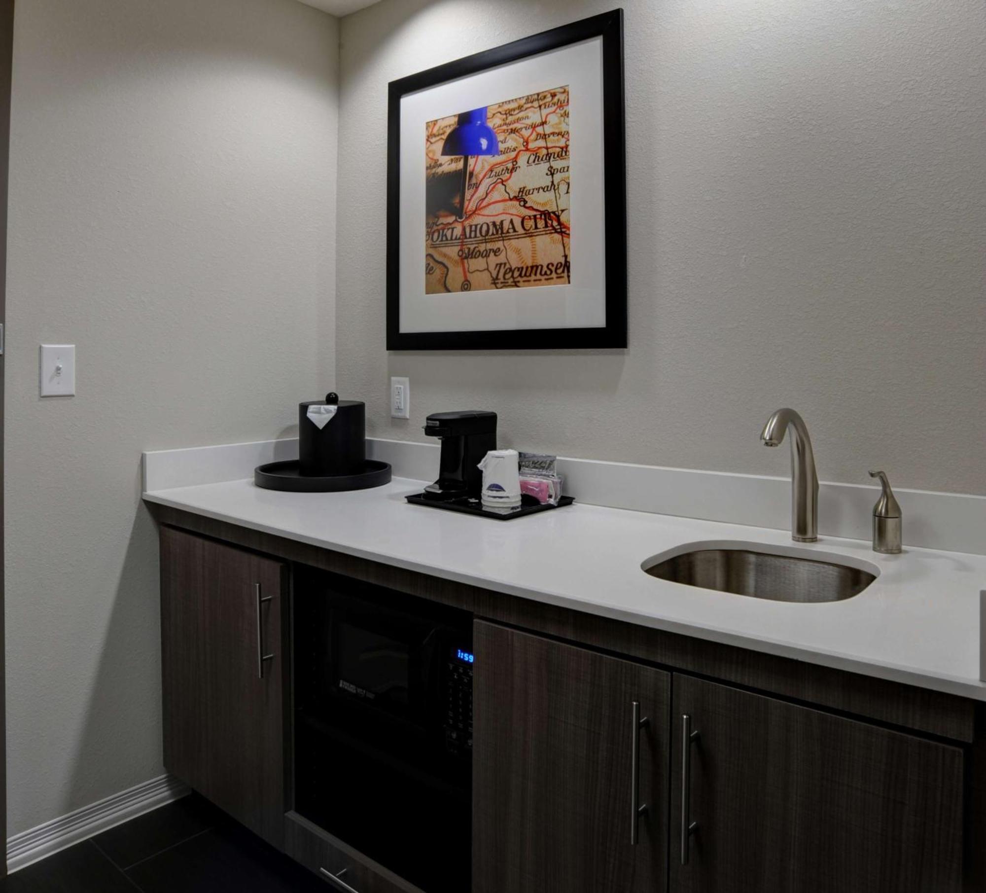 Hampton Inn & Suites Адмор Екстериор снимка