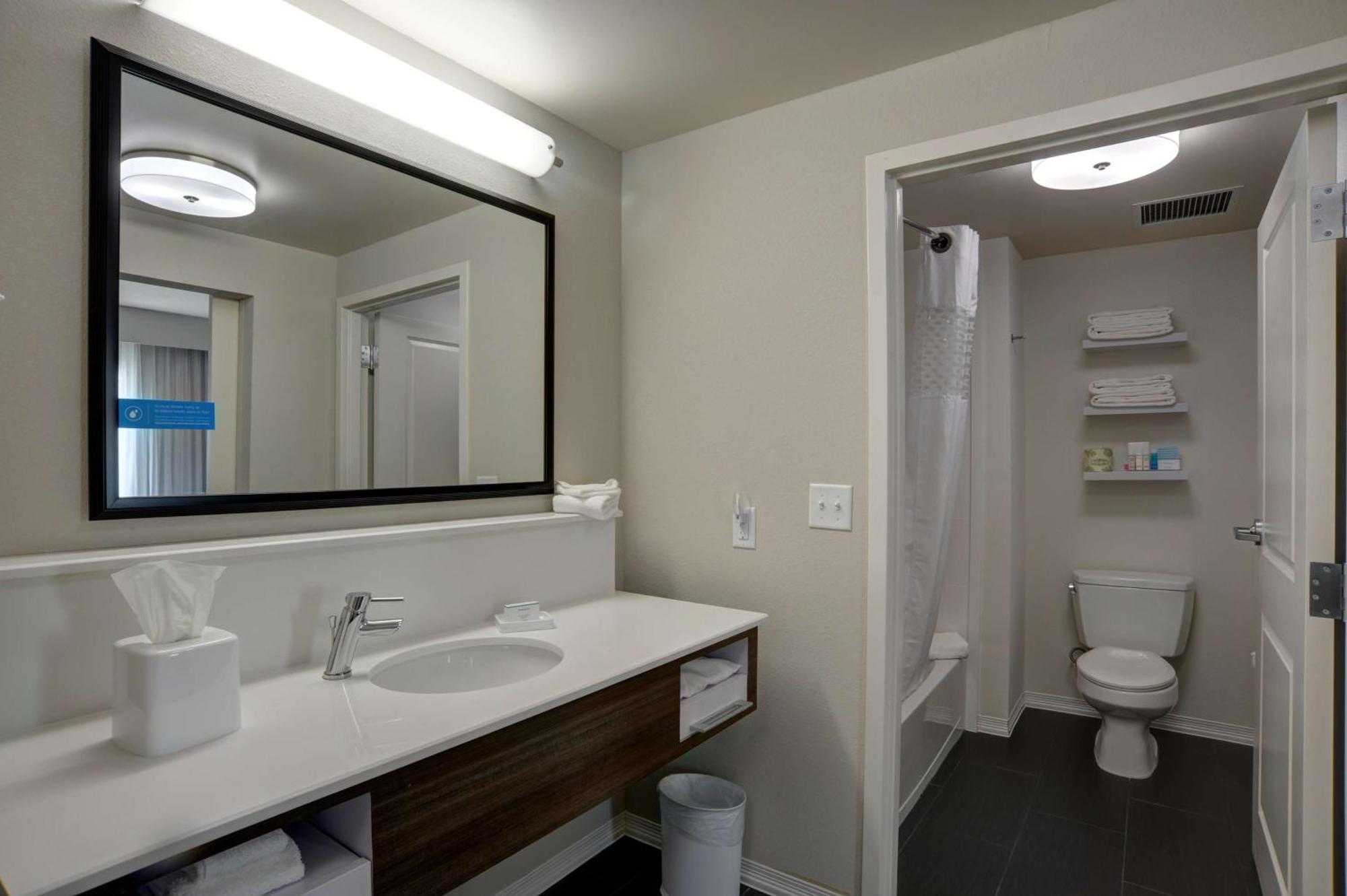 Hampton Inn & Suites Адмор Екстериор снимка