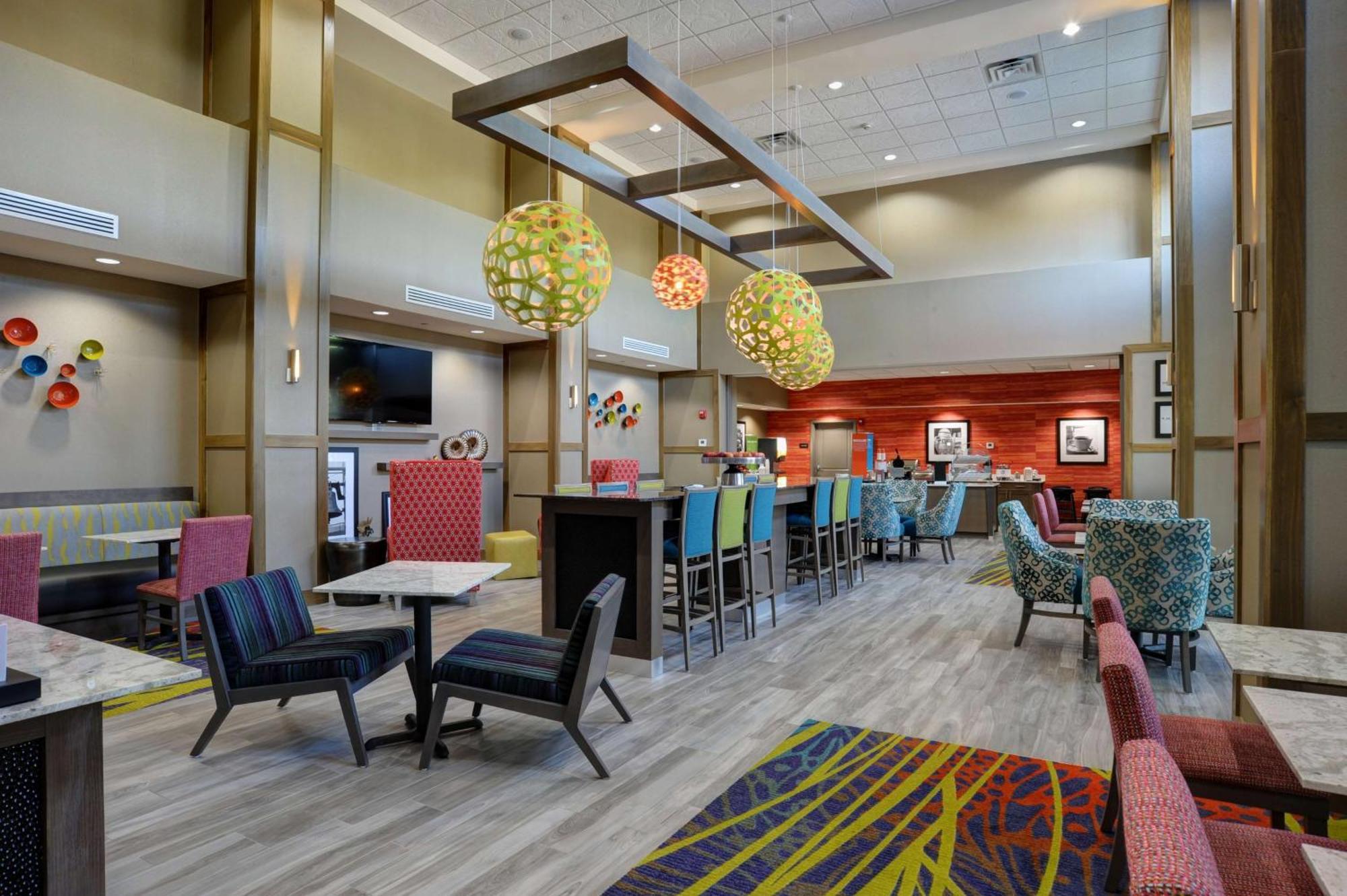 Hampton Inn & Suites Адмор Екстериор снимка